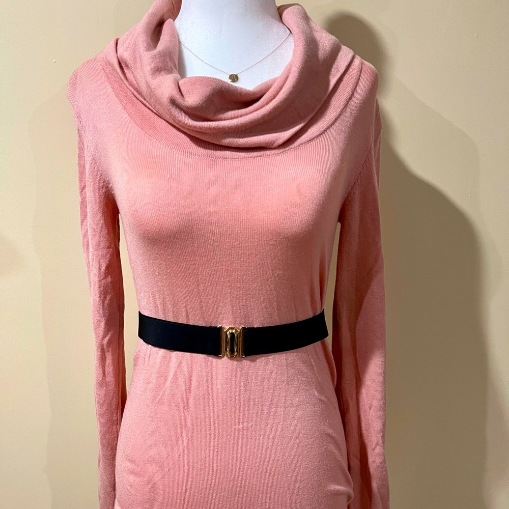 Suzy Shier women’s sweater in size Small NWOT